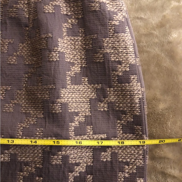 Ann Taylor LOFT Houndstooth Pencil Skirt, Size 6 - Picture 8 of 8